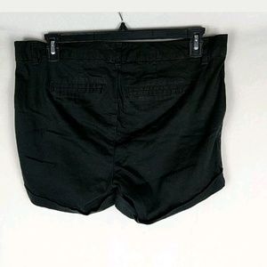 TORRID BLACK SHORTS
CUFFED
SIZE 14